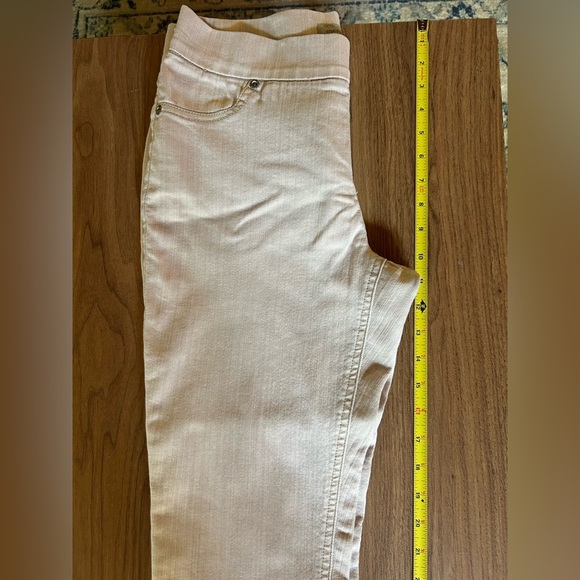 Chico’s pull on denim jeggings, cream/beige, sz 0.5, size 6 US, flat front - Picture 7 of 7